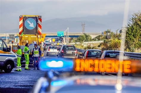 Incidente sulla A1 a Valmontone, coinvolti quattro veicoli: un .